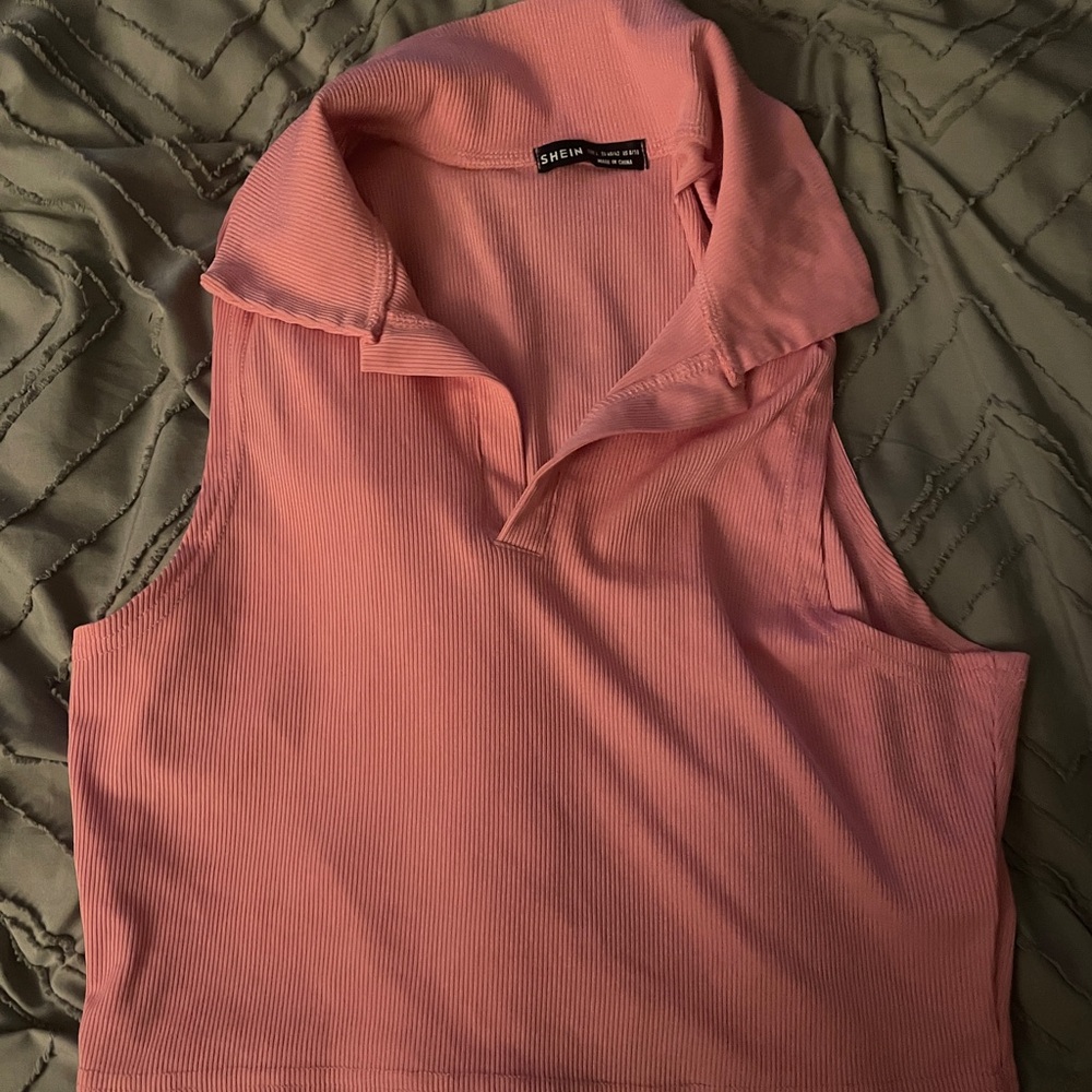 sleeveless crop top